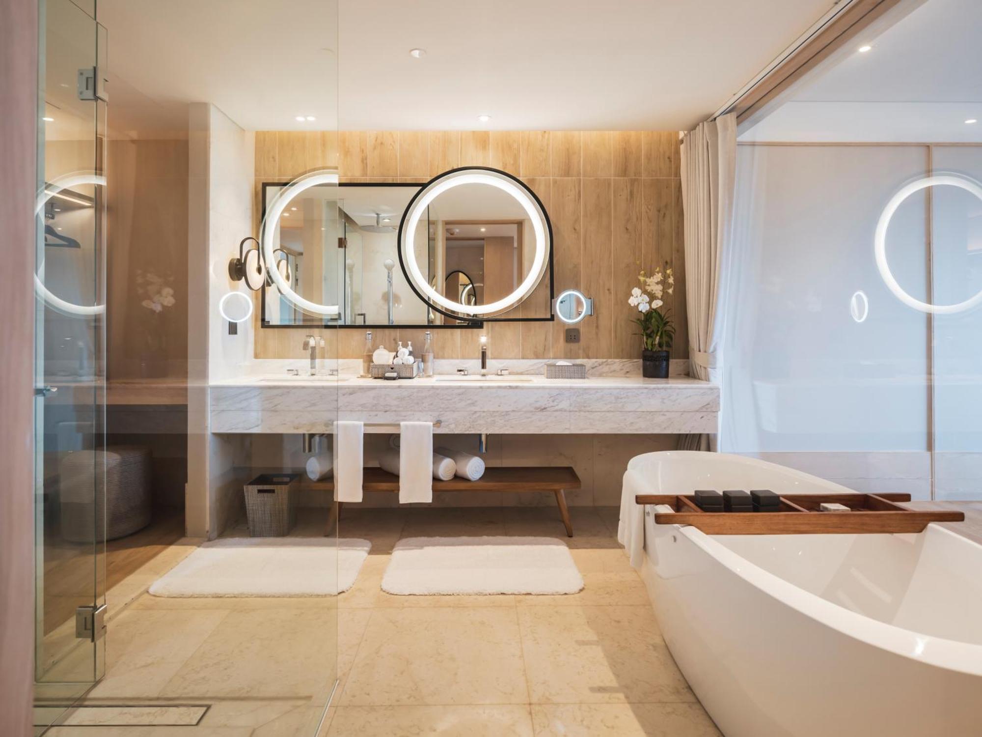 Deluxe Suite mit Gartenzugang und kostenlosem Seetransfer ab Phuket oder Krabi